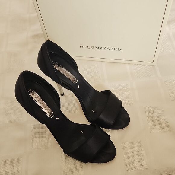 BCBGMAXAZRIA Women's Black Heels - Picture 12 of 16